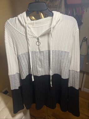 Colorblock Ribbed Half-Zip Hoodie - White, Gray & Black